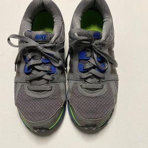 Nike Dual Fusion ST 2 sneakers